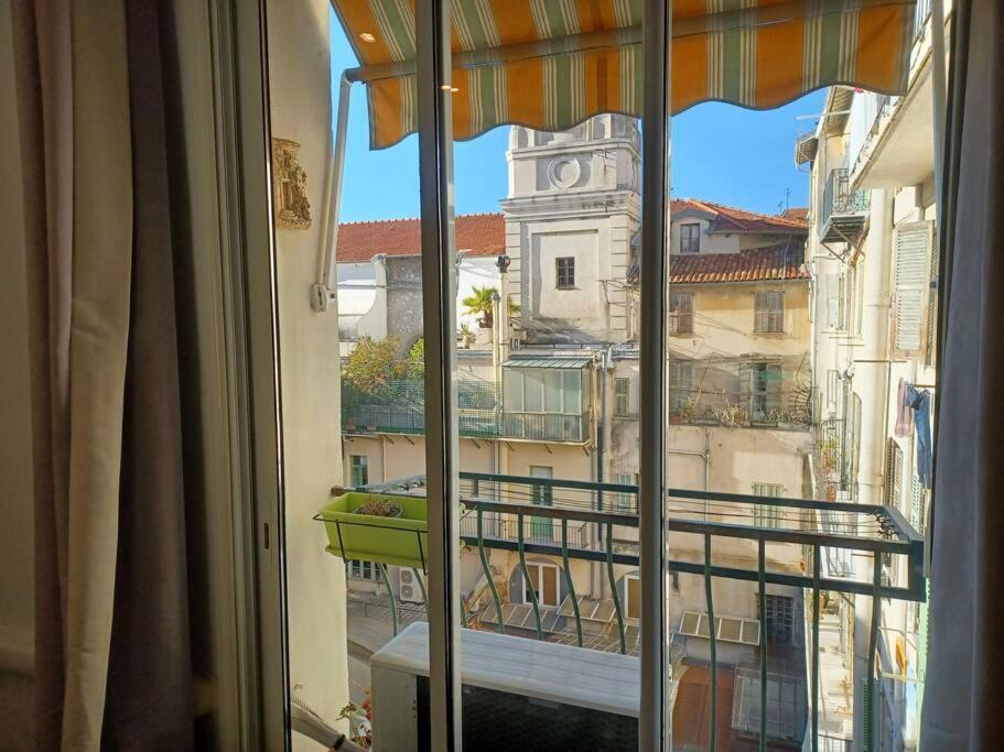 Grand Opera Apartment Nisa Exterior foto