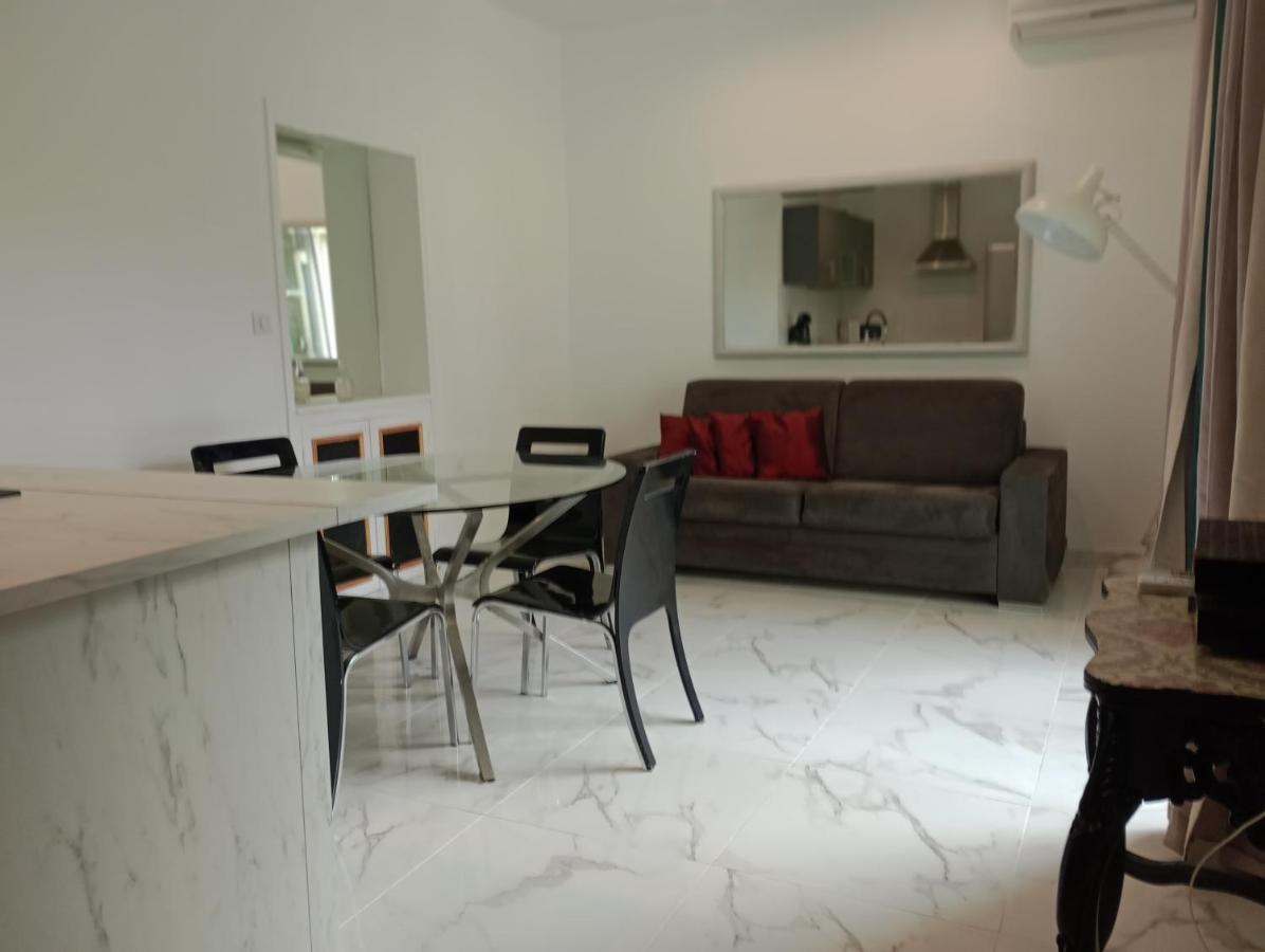 Grand Opera Apartment Nisa Exterior foto