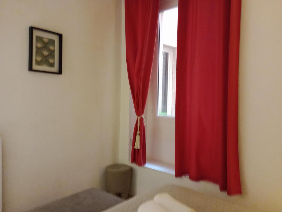 Grand Opera Apartment Nisa Exterior foto
